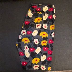LuLaRoe leggings gray with Flowers-TC